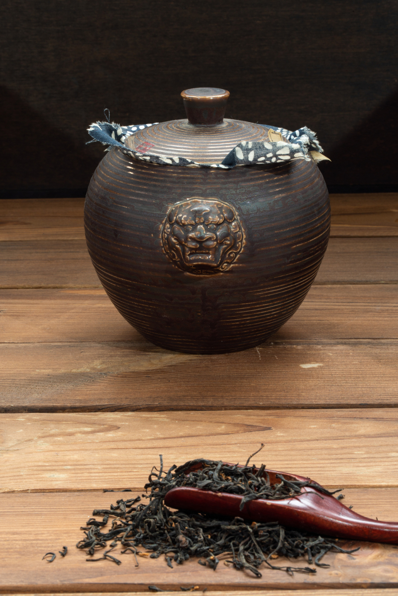 陶罐存普洱茶：保存普洱茶的好选择