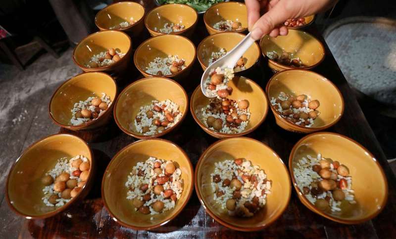 汕尾特色擂咸茶作文：品味广东独特美食文化