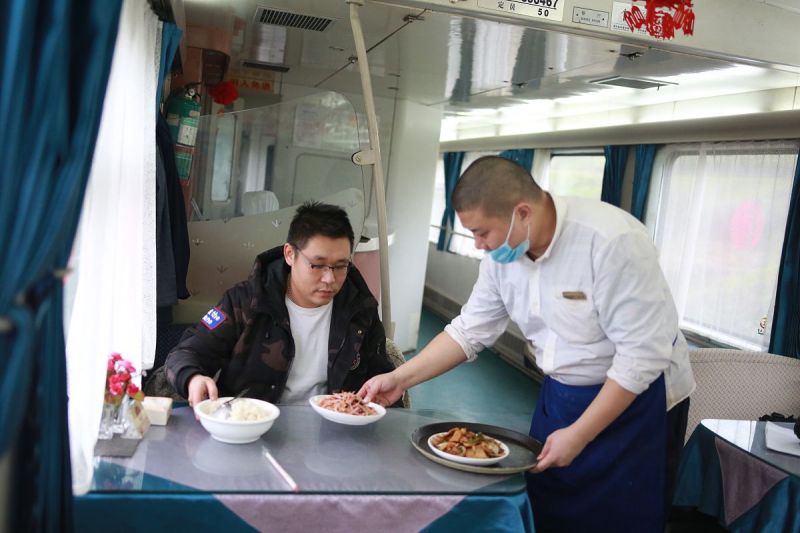 火车餐车茶水费多少钱?详细解答 火车餐车茶水费多少钱?详细解答