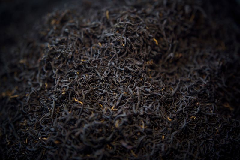 红茶干茶为什么会黑：原因和解决方法