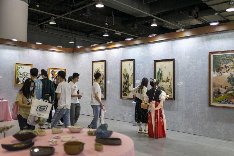 新近建立的郑州大学郭茶秀艺术馆