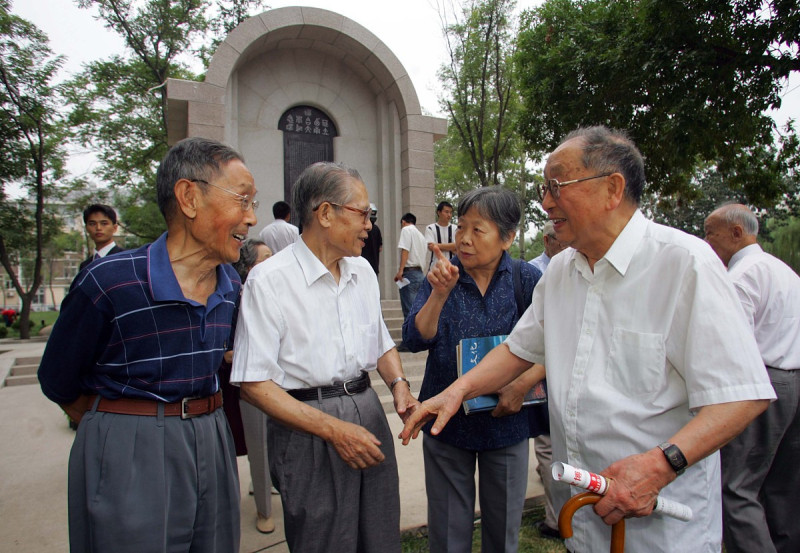 老友犹如老茶：如何维系与老友的友谊