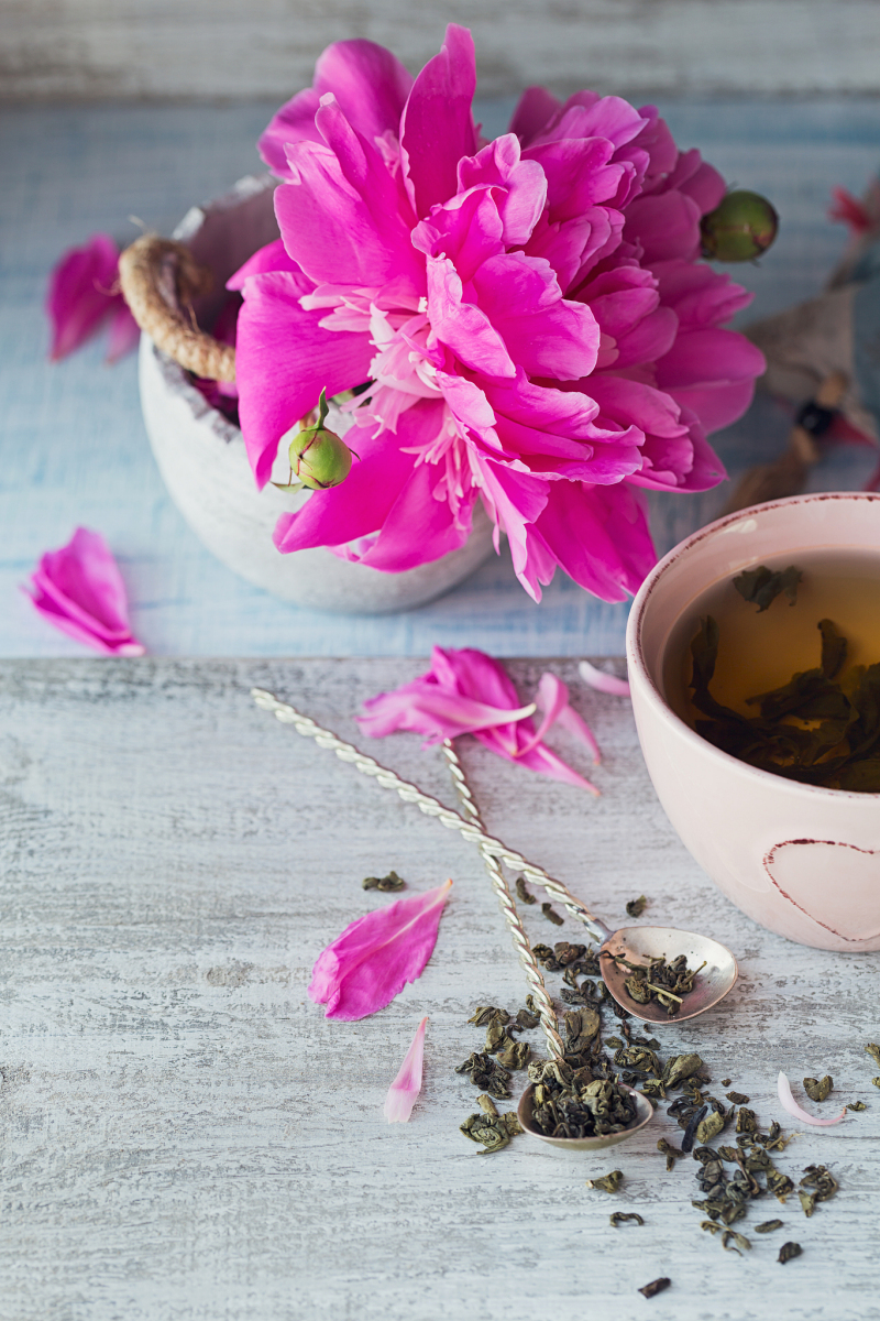 牡丹花蕊茶的功效与禁忌：助于健康的神奇饮品
