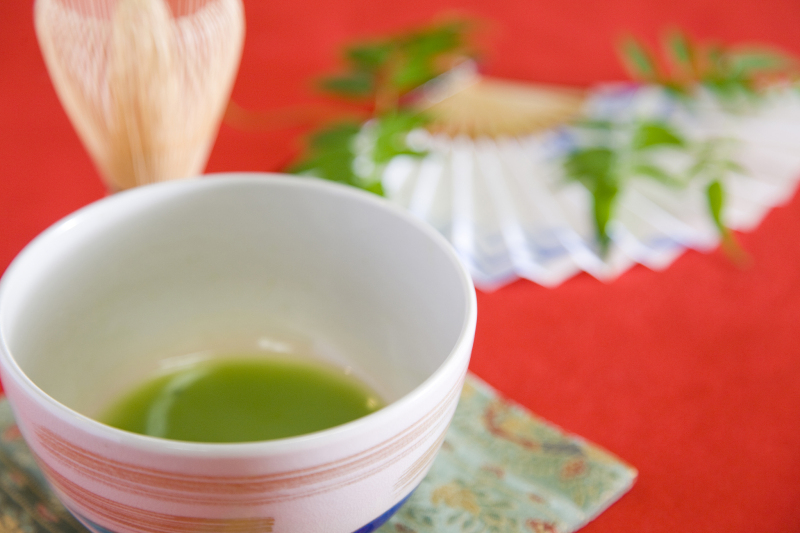 发烧能喝荷叶茶吗：良好的选择还是危险的选择？