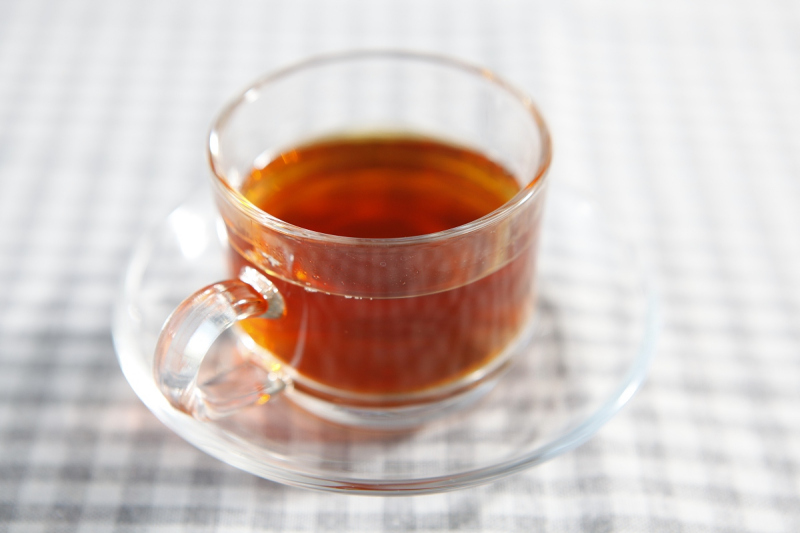 来大姨妈可以喝金骏眉茶吗：了解金骏眉茶对月经周期的影响